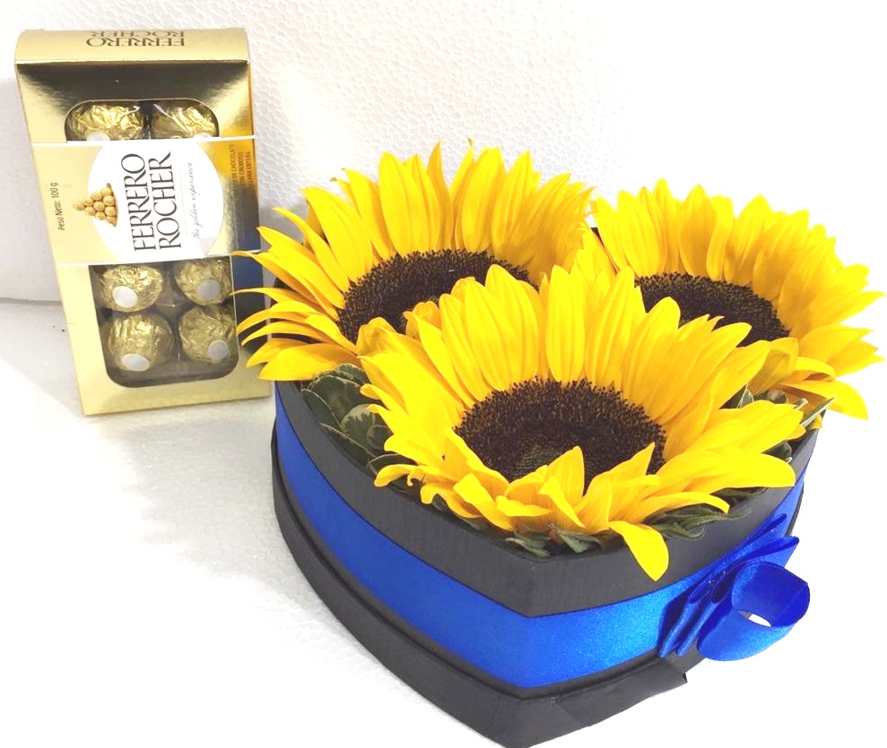 Caja Coraz�n 3 Girasoles m�s Bombones Ferrero Rocher de 100 Gramos